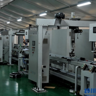 全（quán）自（zì）動吸盤移栽機